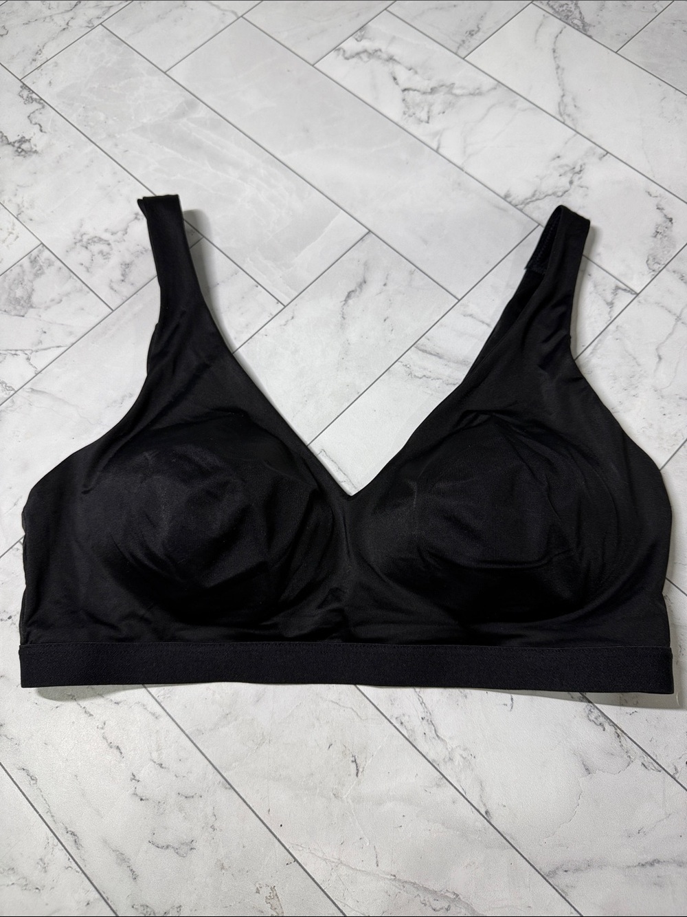 NWT Warner’s Cloud 9 Lightly Lined Wireless Bra Black Small 34A